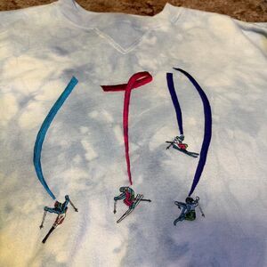 Vintage 90s Crazy Skiing Embroidered white tie-dye crewneck Clouds Size Medium